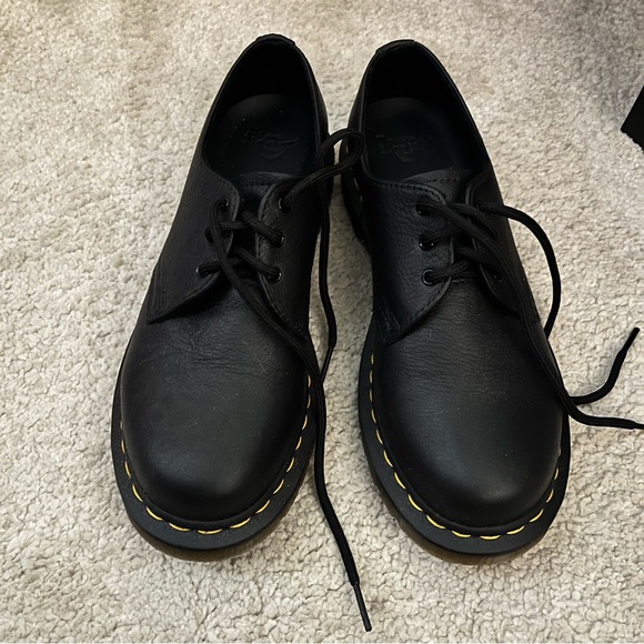 Dr Martens’s 1461 women’s Virginia leather Oxford shoes - Picture 3 of 3
